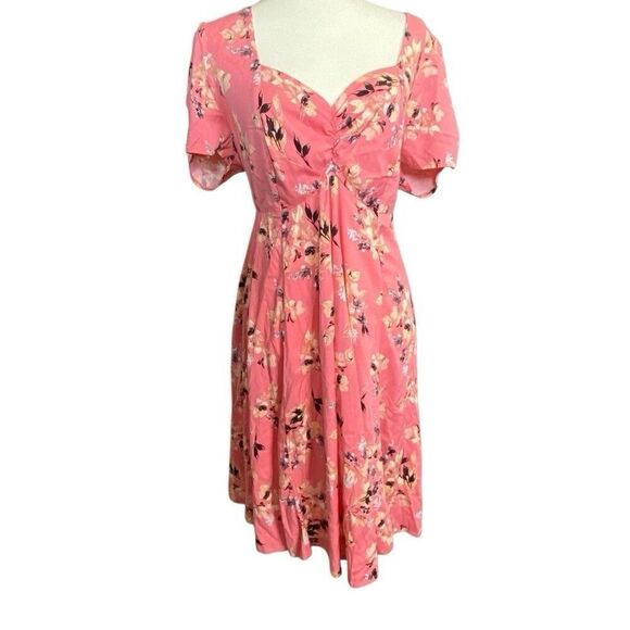 torrid Dresses & Skirts - TORRID Knee Length Pink Floral Challis Sweetheart Dress Short Sleeve Size 1X New